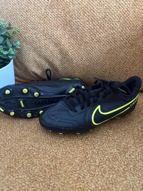 Nike Kids Black and Volt Soccer Cleats